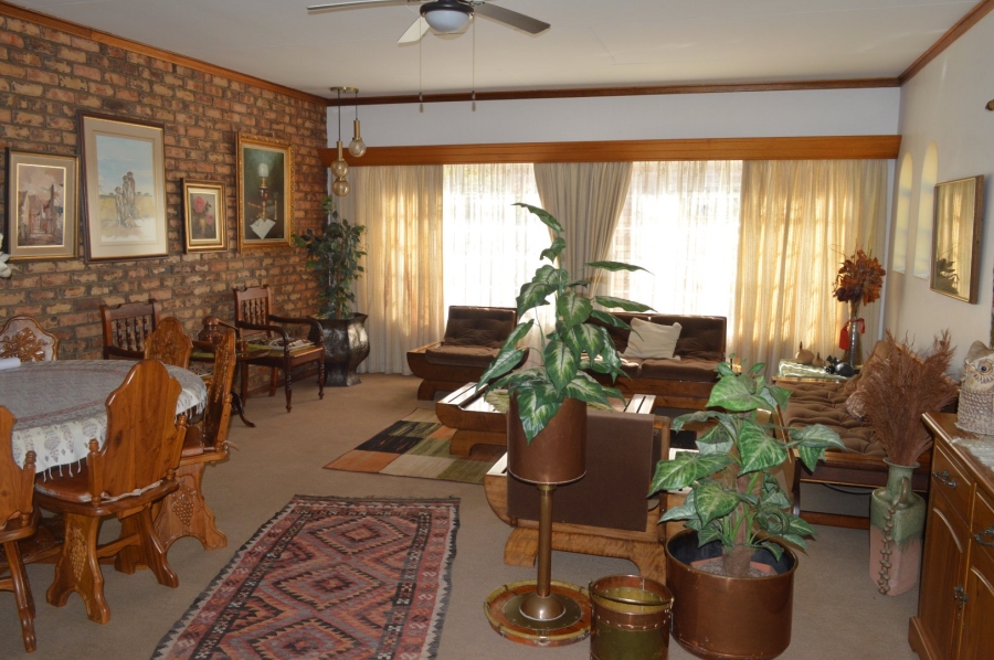 3 Bedroom Property for Sale in Wilkoppies North West